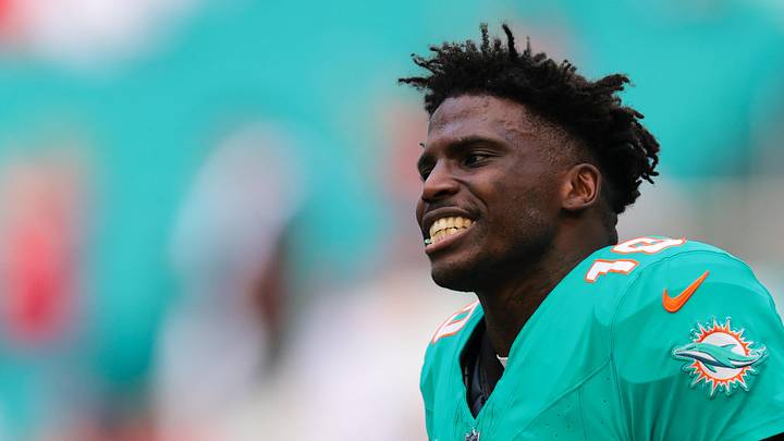 Miami Dolphins wide receiver Tyreek Hill (10)