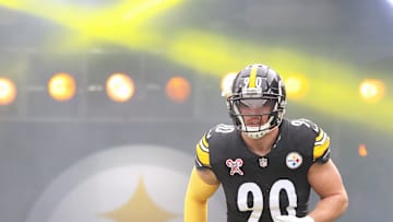 Dec 25, 2024; Pittsburgh, Pennsylvania, USA;  Pittsburgh Steelers linebacker T.J. Watt (90) takes the field against the Kansas City Chiefs at Acrisure Stadium. Mandatory Credit: Charles LeClaire-Imagn Images