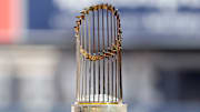 El trofeo de la Serie Mundial de la MLB pesa 9 kilos y mide 61 centímetros 