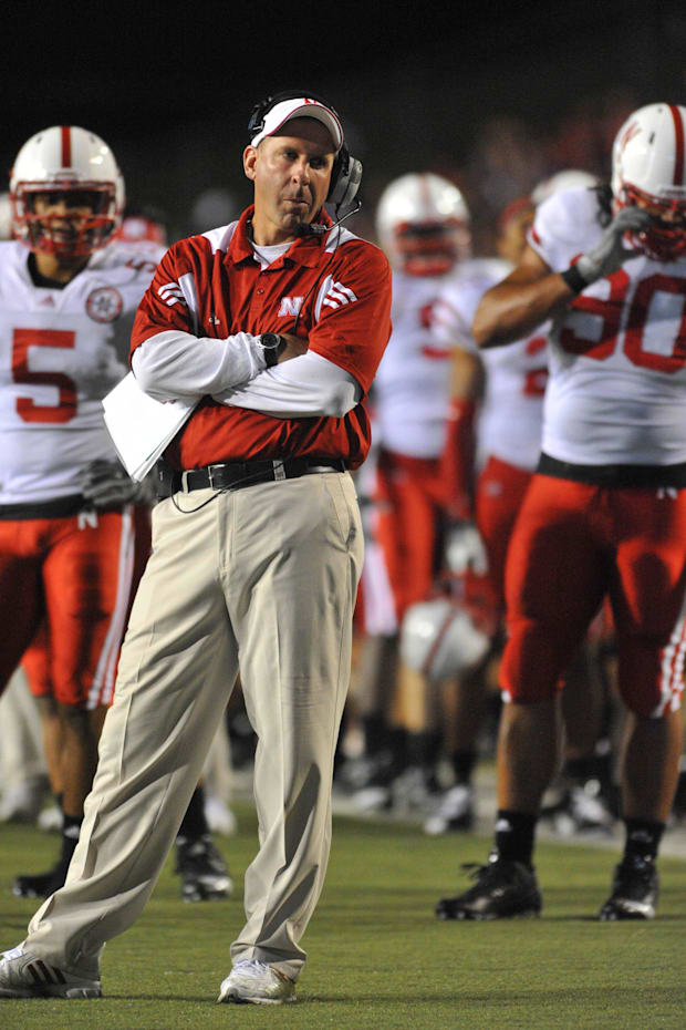 Nebraska Cornhuskers head coach Bo Pelini watches during an injury timeout.