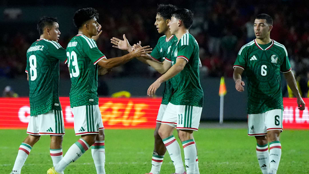 Mexico secured away victories in Panama and Bolivia to start the year. 