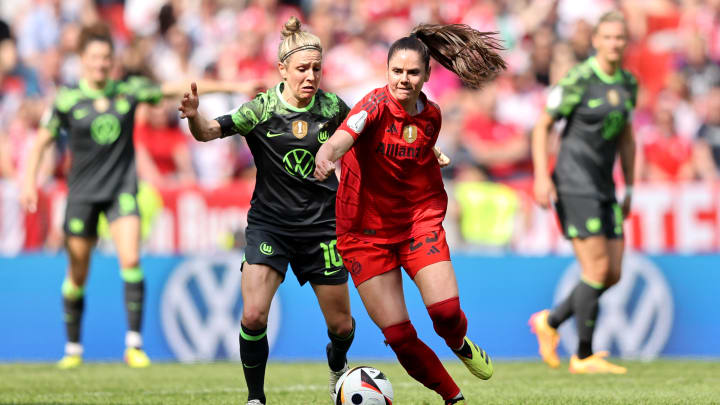 Zum Saisonstart heißt es im Supercup-Duell gleich Bayern (Sarah Zadrazil) gegen Wolfsburg (Svenja Huth)