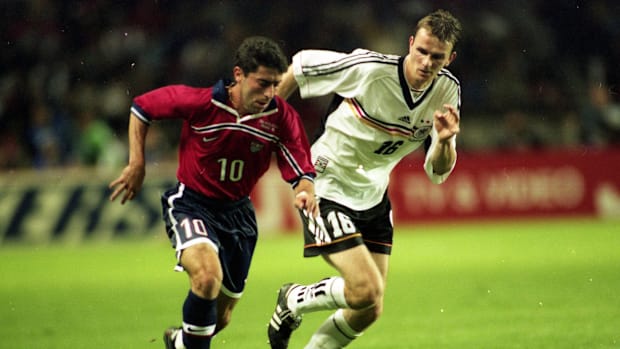 Tab Ramos in action for the USMNT against Germany.