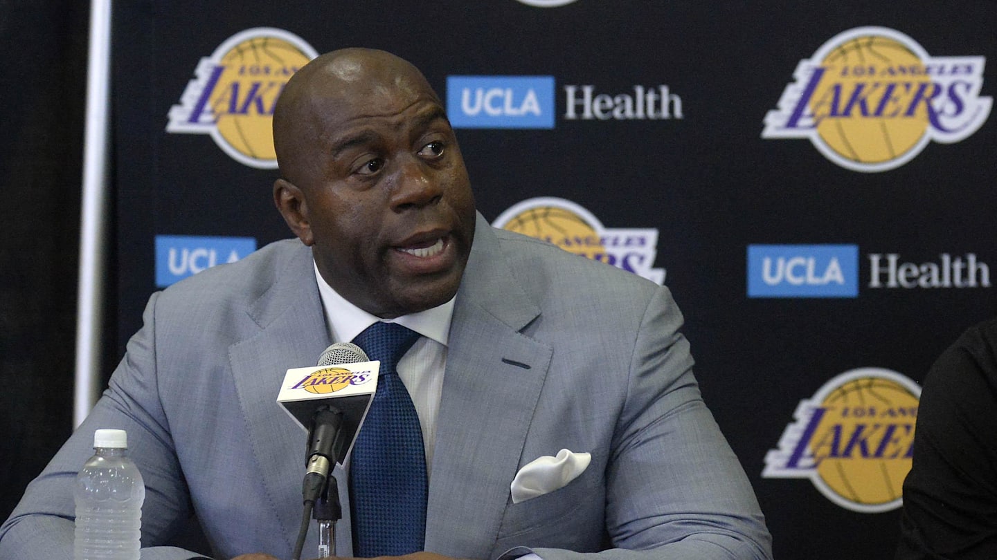 NBA Legend Magic Johnson Reacts To San Antonio Spurs Trade
