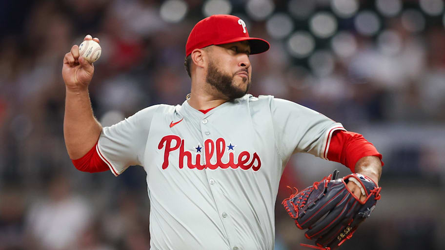 Phillies pitcher Carlos Estévez