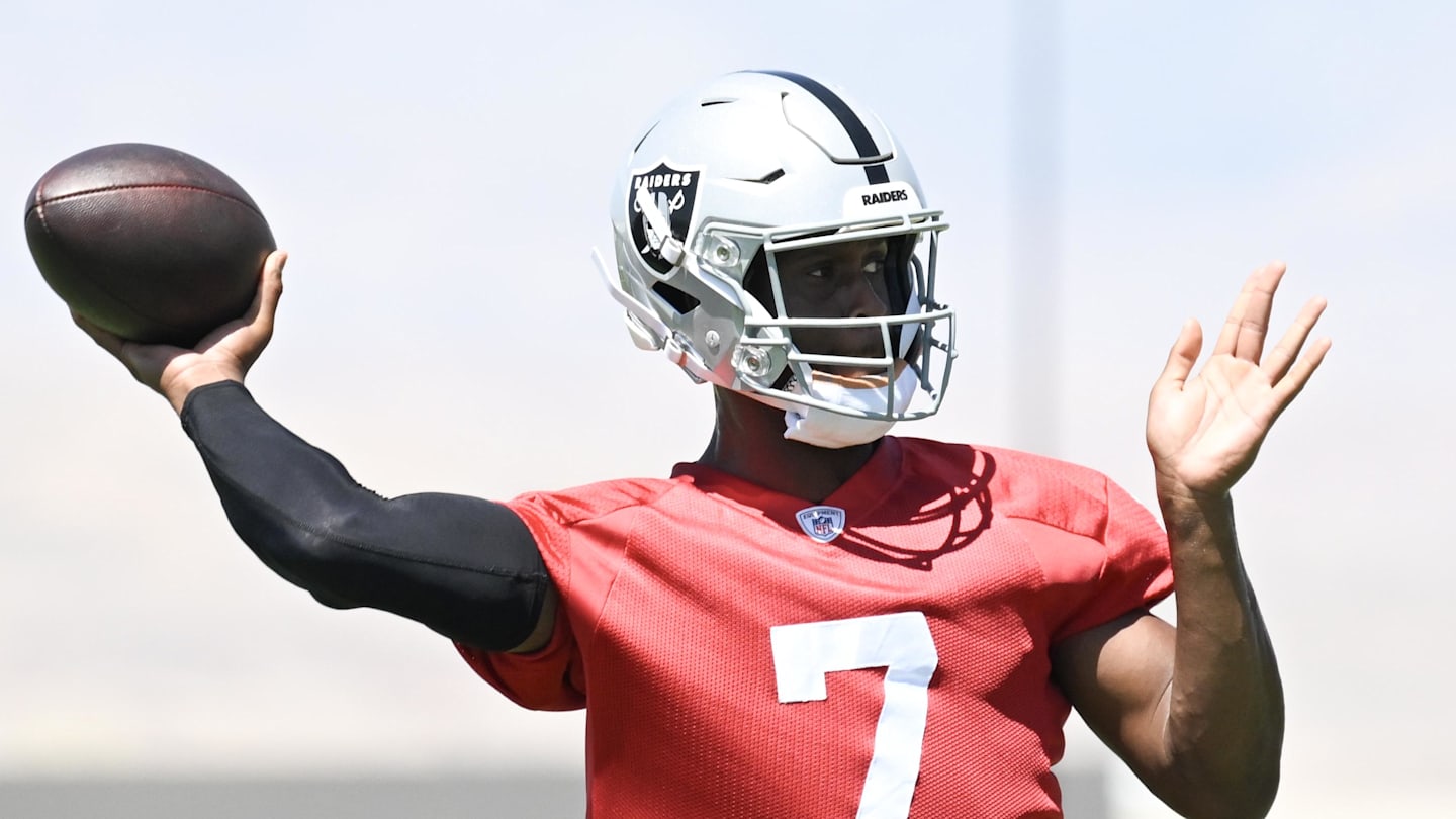 Raiders Geno Smith, Maxx Crosby Expected To Face Fines For Seahawks Fan Gestures