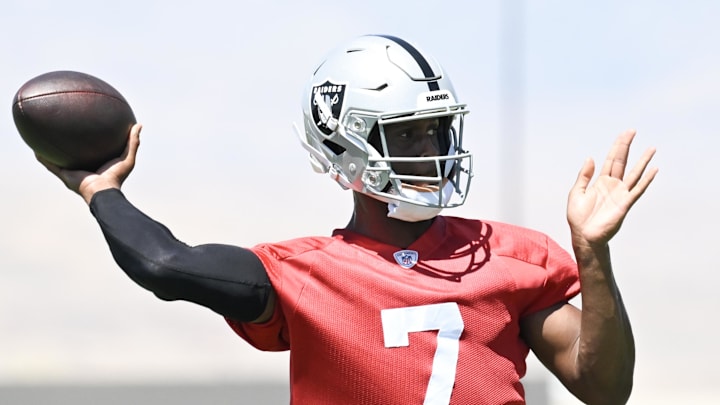 Raiders quarterback Geno Smith wasn't happy with one Seahawks fan in the stands.