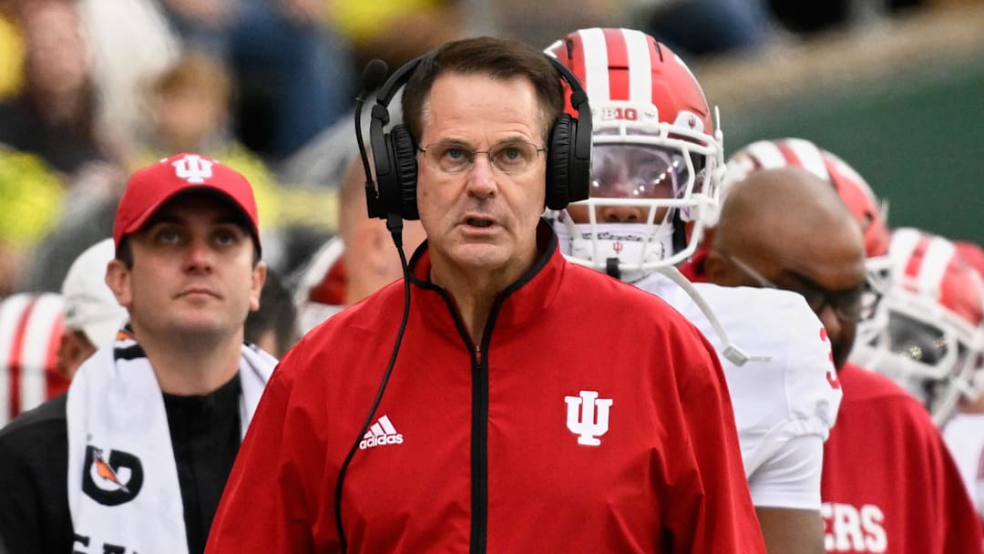 Oct 11, 2025; Eugene, Oregon, USA; Indiana Hoosiers head coach Curt Cignetti looks up at the scoreboard against the Oregon Ducks during the second quarter at Autzen Stadium. 