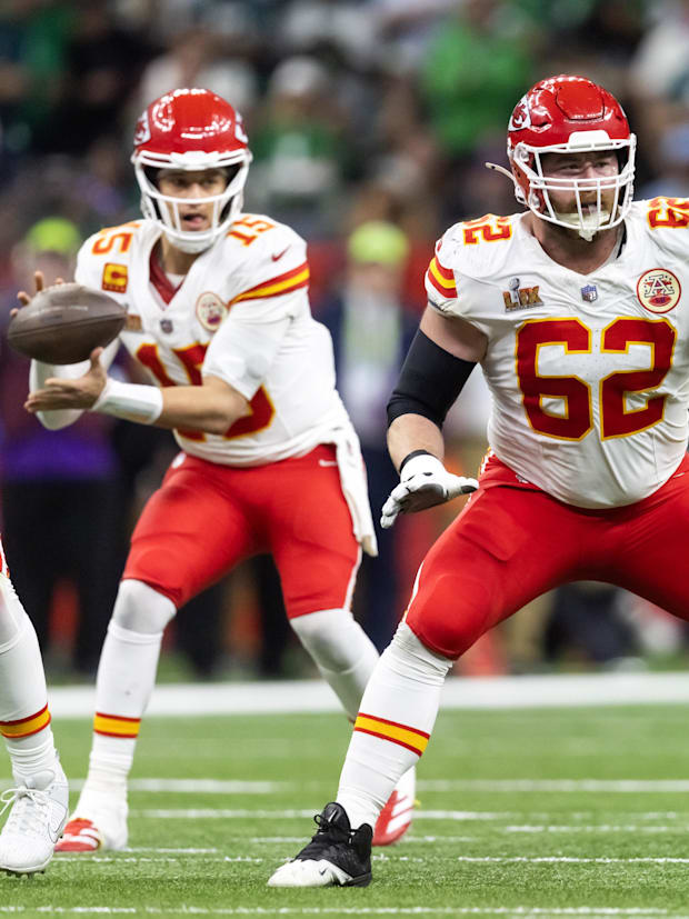 Kansas City Chiefs guard Joe Thuney (62) and quarterback Patrick Mahomes (15)