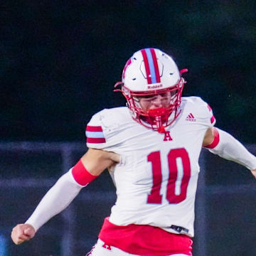 Arrowhead's Evan Wozniak (10) kicks off during the nonconference season opener against Marquette at Menomonee Falls on Friday, August 22, 2025. Arrowhead won the game, 53-22.