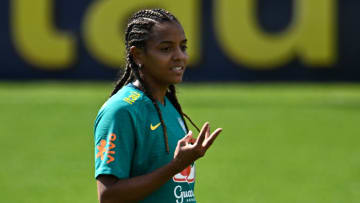 Geyse apareceu entre as titulares de Pia Sundhage na atividade