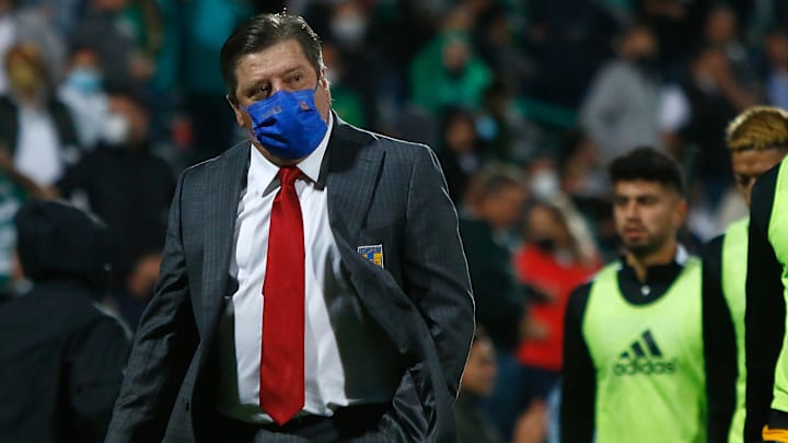 Miguel Herrera perdió la partida en el TSM Corona. Miguel Herrera perdió la partida en el TSM Corona.