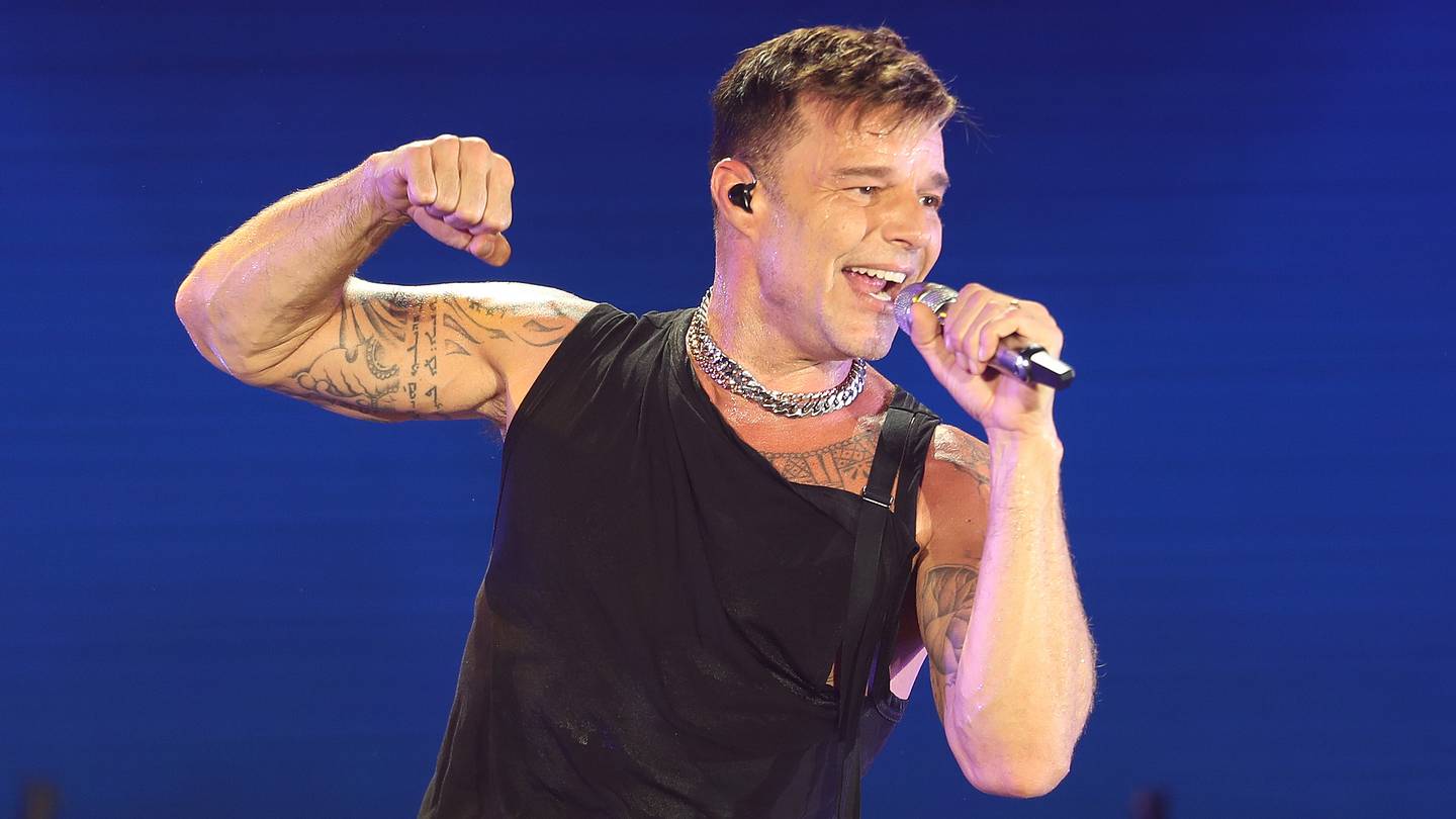 Who Has More Money Luis Miguel Or Ricky Martin Celebrity Gossip News