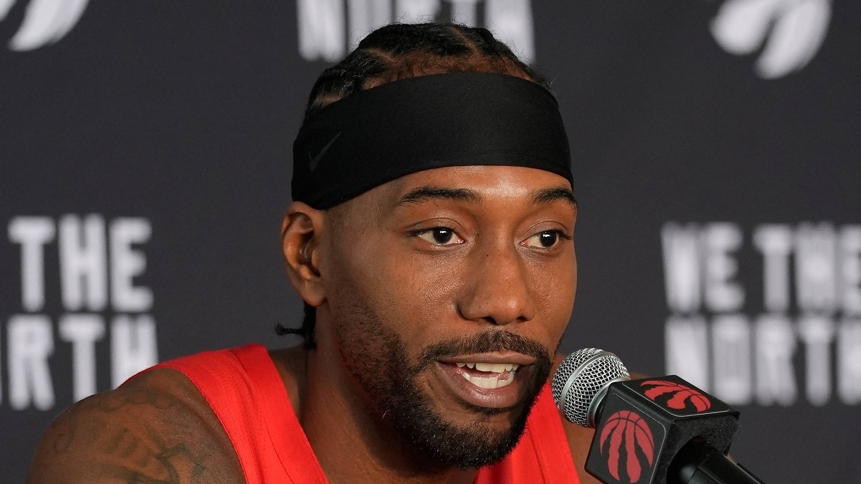 Is Kawhi Leonard Playing in Raptors vs. Clippers? Explaining His Injury Status