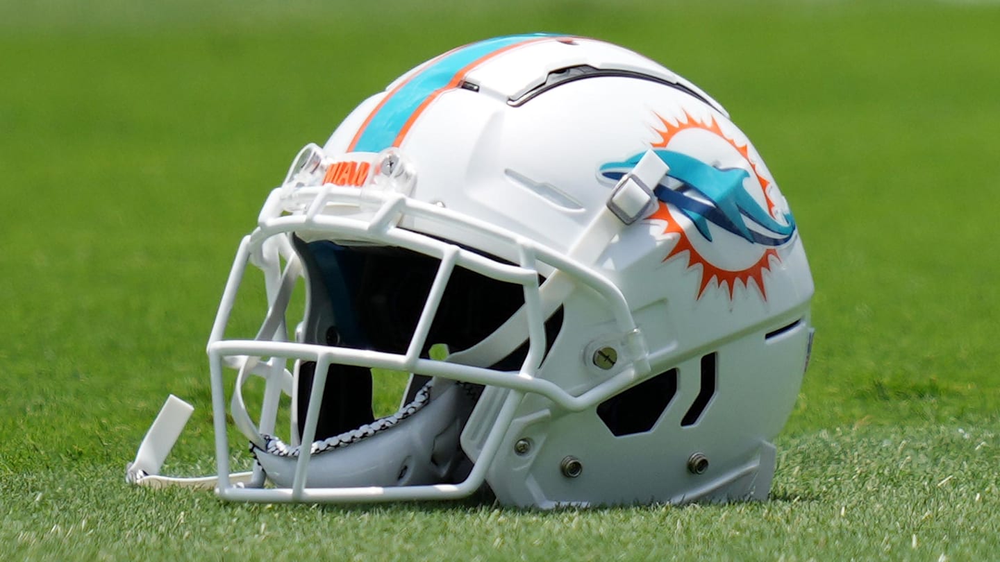 Cleveland Browns Connected to Pro Bowl Trade With Miami Dolphins
