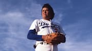 Fernando Valenzuela, de los Dodgers de Los Ángeles, en la primera sesión fotográfica que le hizo Sports lllustrated