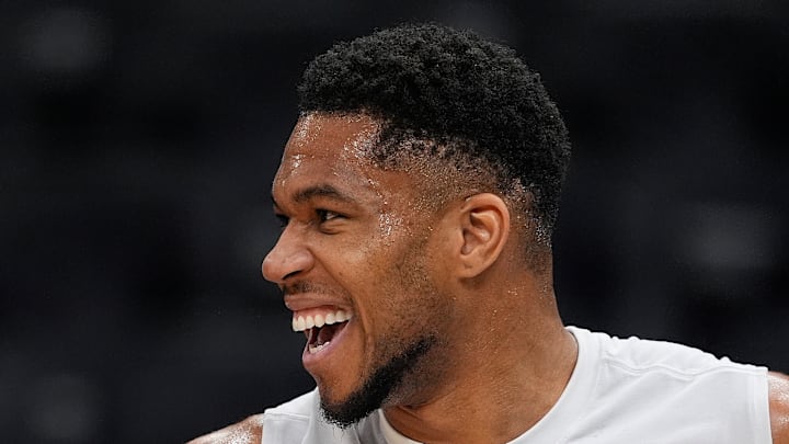 Sacramento Kings v Milwaukee Bucks