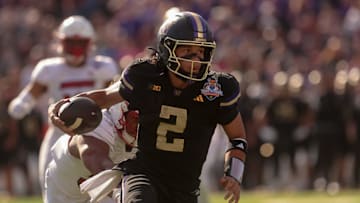 Washington’s Demond Williams Jr. (2) runs the ball and makes a touchdown during the 91st Tony the Tiger Sun Bowl game against Louisville on Tuesday, Dec. 31, 2024 at the Sun Bowl Stadium in El Paso, Texas.