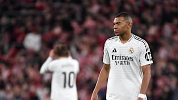 TOPSHOT-FBL-ESP-LIGA-ATHLETIC BILBAO-REAL MADRID