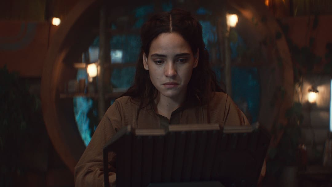 Bix Caleen (Adria Arjona) and Cassian Andor (Diego Luna) in Lucasfilm's Star Wars ANDOR Season 2, exclusively on Disney+. Photo courtesy of Lucasfilm. ©2025 Lucasfilm Ltd. & TM. All Rights Reserved.