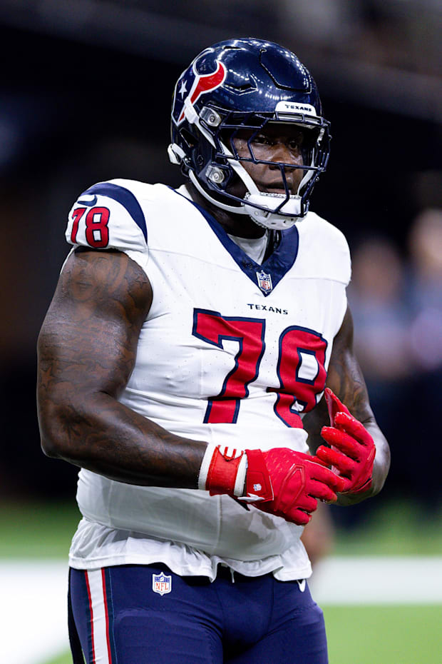 Houston Texans offensive tackle Laremy Tunsil warms up during pregame during pregame against the New Orleans Saints