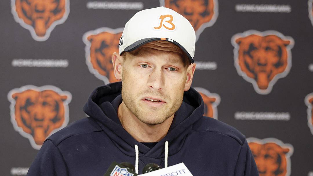 Chicago Bears head coach Ben Johnson addresses the media at Halas Hall before Rookie Minicamp.