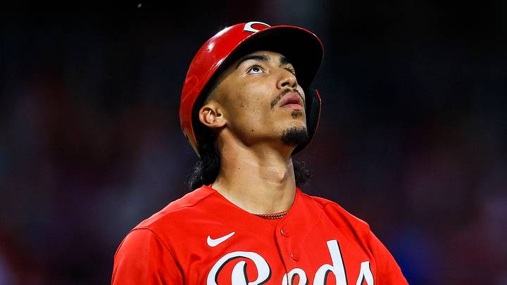 Cincinnati Reds second baseman Edwin Arroyo (2) at bat