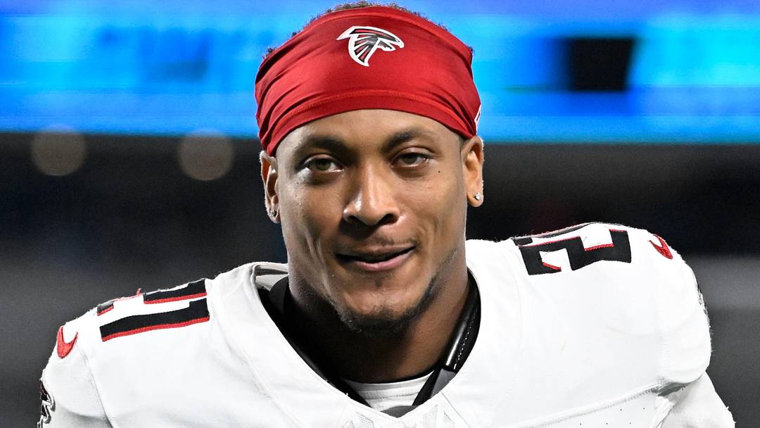 Atlanta Falcons cornerback Mike Hughes Atlanta Falcons cornerback Mike Hughes