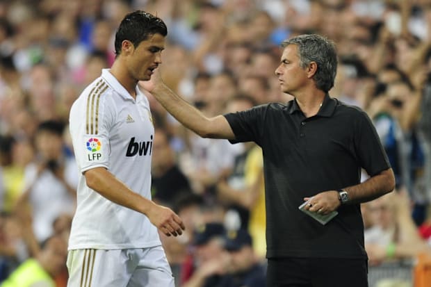 คริสเตียโน่ โรนัลโด้ (ซ้าย) และโฮเซ่ โมรินโญ่