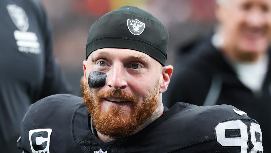 Las Vegas Raiders defensive end Maxx Crosby (98) warms up prior to the game against the Chicago Bears 
