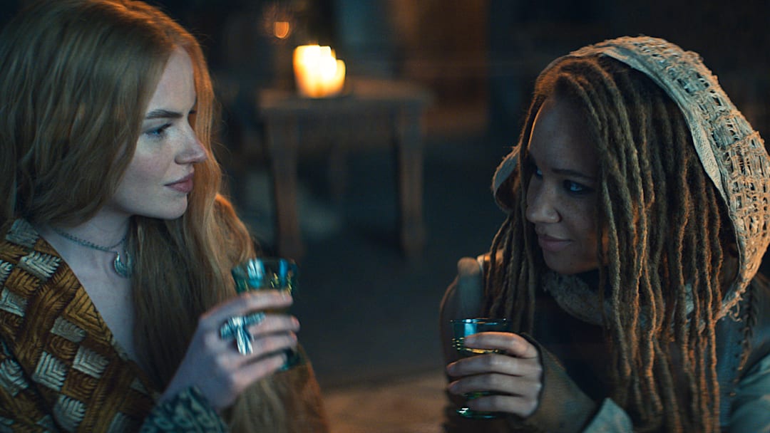 Elayne Trakand (Ceara Coveney) and Aviendha (Ayoola Smart) in The Wheel of Time season 3.