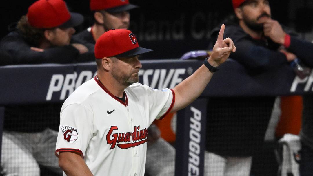 Jul 22, 2026; Cleveland, Ohio, USA; Cleveland Guardians manager Stephen Vogt points to the bullpen during a pitching change in the eighth inning against the Minnesota Twins at Progressive Field. Mandatory Credit: David Richard-Imagn Images Jul 22, 2026; Cleveland, Ohio, USA; Cleveland Guardians manager Stephen Vogt points to the bullpen during a pitching change in the eighth inning against the Minnesota Twins at Progressive Field. Mandatory Credit: David Richard-Imagn Images