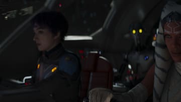(L-R): Sabine Wren (Natasha Liu Bordizzo), Huyang (David Tennant) and Ahsoka Tano (Rosario Dawson) in Lucasfilm's STAR WARS: AHSOKA, exclusively on Disney+. ©2023 Lucasfilm Ltd. & TM. All Rights Reserved