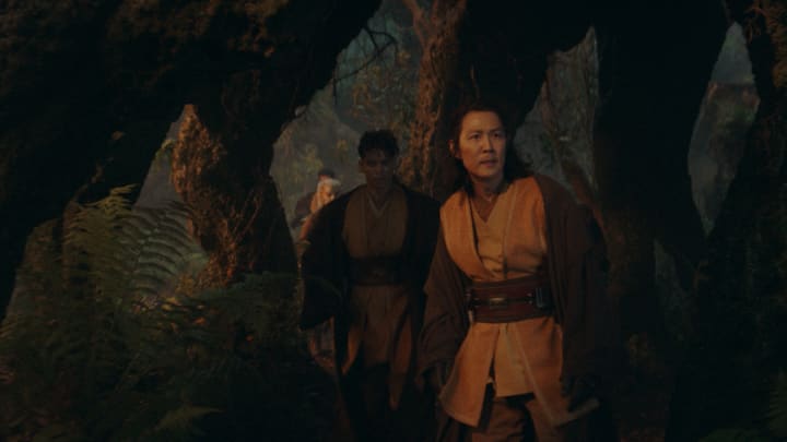 (Clockwise from front): Master Sol (Lee Jung-jae), Yord Fandar (Charlie Barnett) and Jedi Padawan Jecki Lon (Dafne Keen) in Lucasfilm's THE ACOLYTE, season one, exclusively on Disney+. ©2024 Lucasfilm Ltd. & TM. All Rights Reserved.