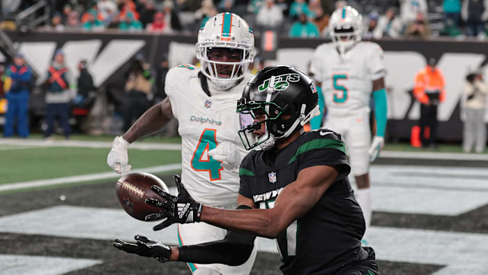 Nov 24, 2023; East Rutherford, New Jersey, USA; New York Jets wide receiver Garrett Wilson (17)