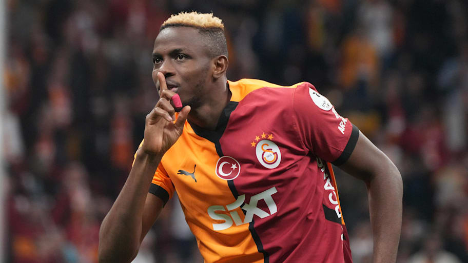 Victor Osimhen shushing the crowd.