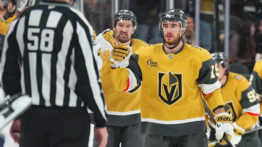 Reilly Smith celebrates with the bench