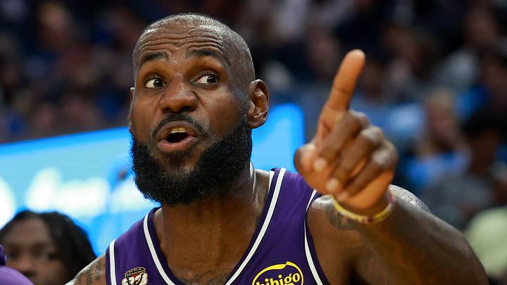 Los Angeles Lakers v Golden State Warriors