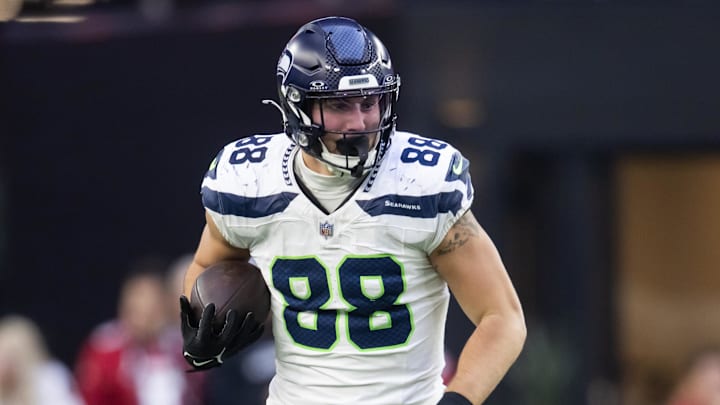 Dec 8, 2024; Glendale, Arizona, USA; Seattle Seahawks tight end AJ Barner (88) against the Arizona Cardinals at State Farm Stadium. Dec 8, 2024; Glendale, Arizona, USA; Seattle Seahawks tight end AJ Barner (88) against the Arizona Cardinals at State Farm Stadium.