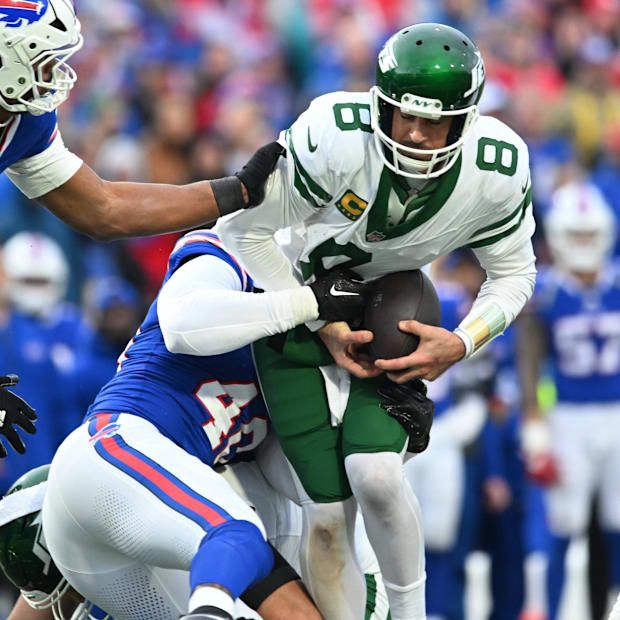 Von Miller sacks Aaron Rodgers