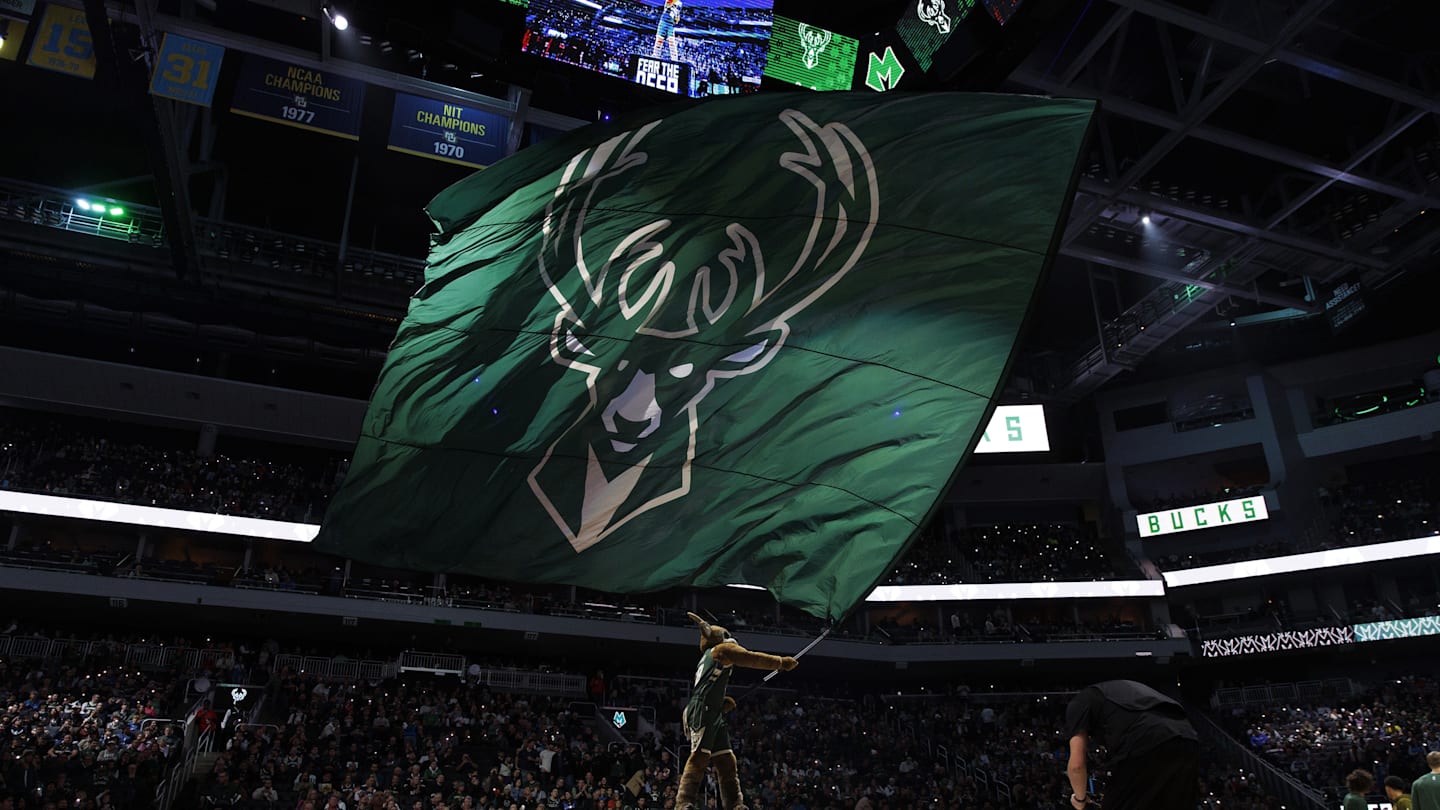 Former Bucks Coach Adrian Griffin Interviewing With Memphis Grizzlies Assistant Staff