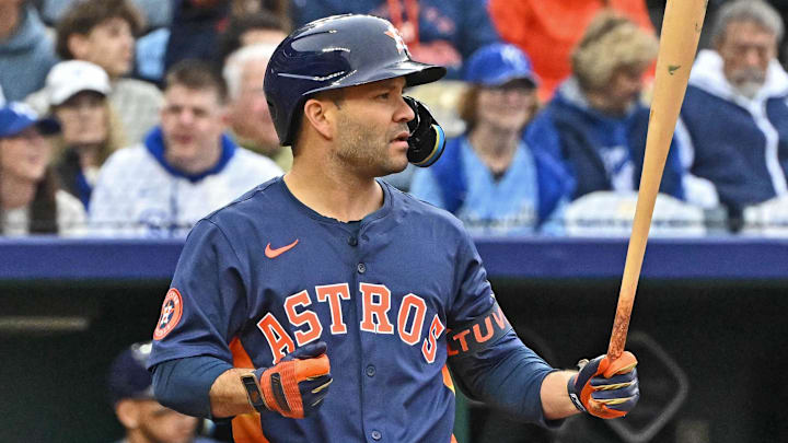 Apr 26, 2025; Kansas City, Missouri, USA; Houston Astros Jose Altuve (27) at bat in the first inning against the Kansas City Royals at Kauffman Stadium Apr 26, 2025; Kansas City, Missouri, USA; Houston Astros Jose Altuve (27) at bat in the first inning against the Kansas City Royals at Kauffman Stadium