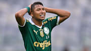 Rony virou reserva no Palmeiras, mas é cobiçado por clubes do Brasil e do exterior