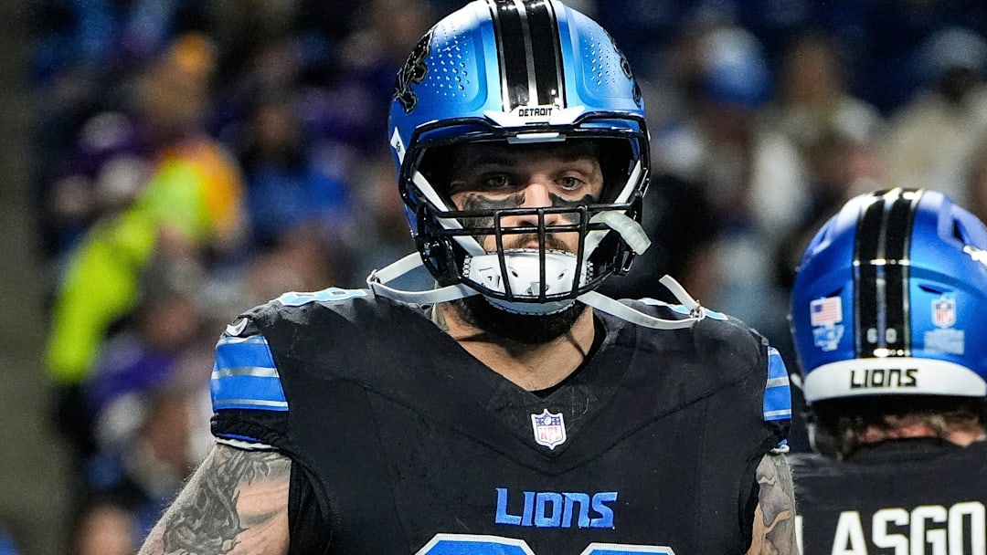 Detroit Lions offensive tackle Taylor Decker (68) warms up before the game between the Detroit Lions and the Minnesota Vikings at Ford Field in Detroit on Sunday, Jan. 5, 2025.