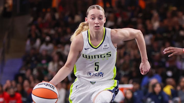 Aug 29, 2025; College Park, Georgia, USA; Dallas Wings guard Paige Bueckers (5) drives to the basket against the Atlanta Dream in the fourth quarter at Gateway Center Arena at College Park. Mandatory Credit: Brett Davis-Imagn Images Aug 29, 2025; College Park, Georgia, USA; Dallas Wings guard Paige Bueckers (5) drives to the basket against the Atlanta Dream in the fourth quarter at Gateway Center Arena at College Park. Mandatory Credit: Brett Davis-Imagn Images