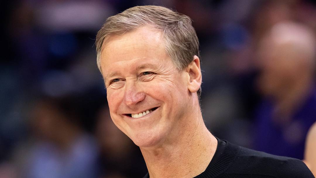 Dec 18, 2025; Phoenix, Arizona, USA; Golden State Warriors assistant coach Terry Stotts against the Phoenix Suns at Mortgage Matchup Center. Mandatory Credit: Mark J. Rebilas-Imagn Images Dec 18, 2025; Phoenix, Arizona, USA; Golden State Warriors assistant coach Terry Stotts against the Phoenix Suns at Mortgage Matchup Center. Mandatory Credit: Mark J. Rebilas-Imagn Images