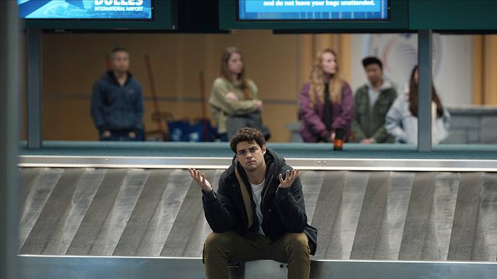 The Recruit. Noah Centineo as Owen Hendricks in Episode 204 of The Recruit. Cr. Courtesy of Netflix © 2024