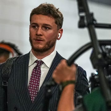 Texas Longhorns quarterback Quinn Ewers (3) arrives ahead of the Sugar Bowl College Football Playoff  semifinals against the Washington Huskies at the Caesars Superdome on Monday, Jan. 1, 2024 in New Orleans, Louisiana.