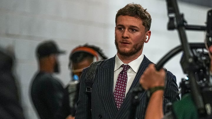 Texas Longhorns quarterback Quinn Ewers (3) arrives ahead of the Sugar Bowl College Football Playoff  semifinals against the Washington Huskies at the Caesars Superdome on Monday, Jan. 1, 2024 in New Orleans, Louisiana.