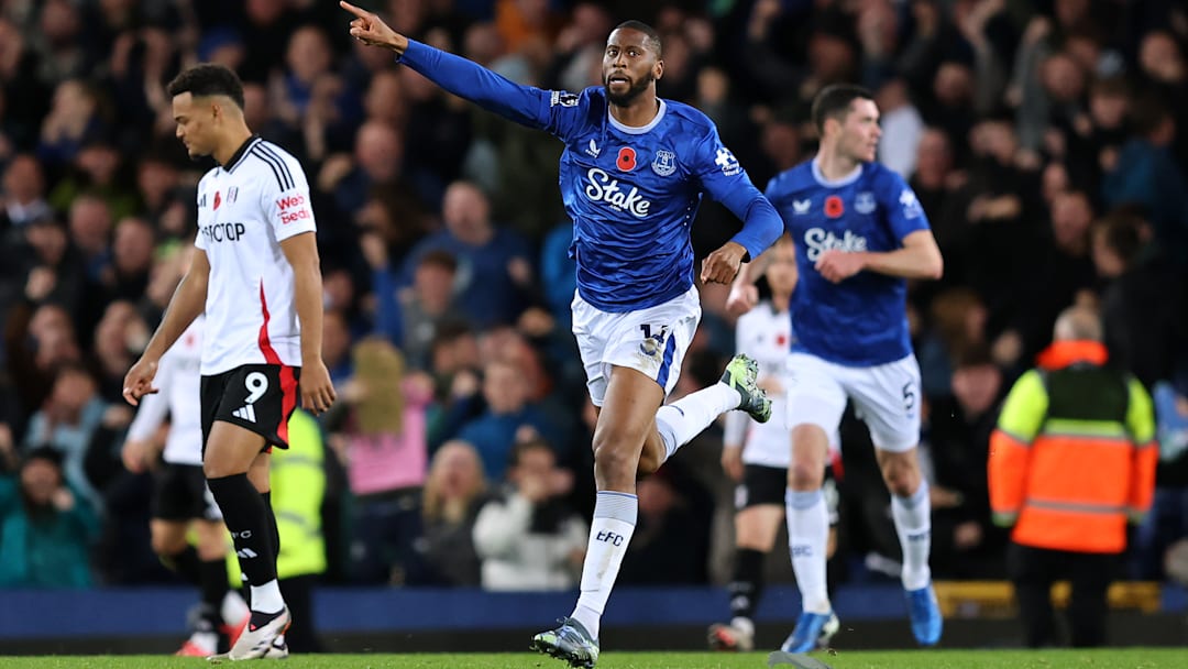 Everton FC v Fulham FC - Premier League